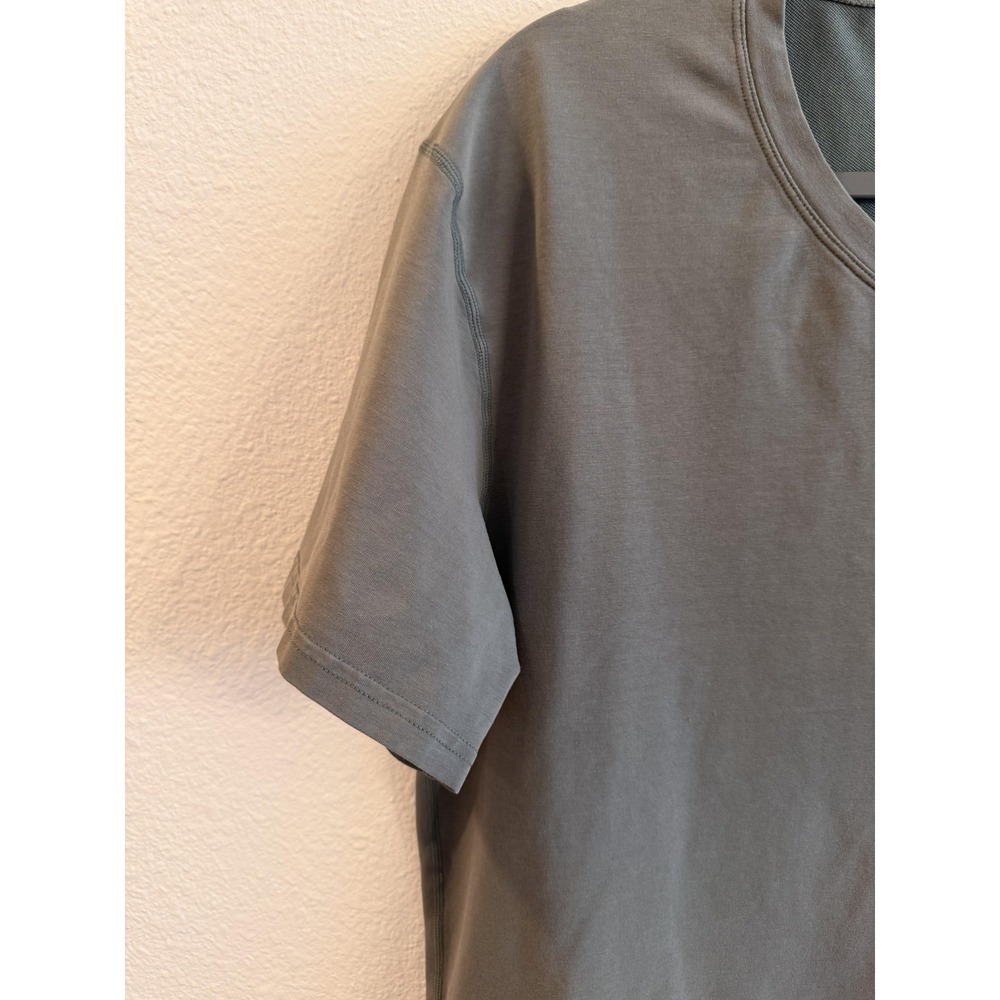 BYLT Shirt Mens Medium Gray V-Neck Short Sleeve Lightweight Tagless Casual Tee - Picture 10 of 14